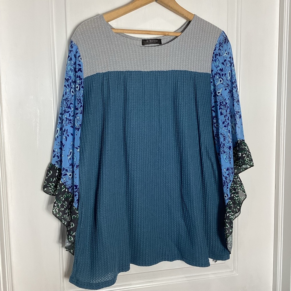 E Retro Blue and Gray Floral Blouse